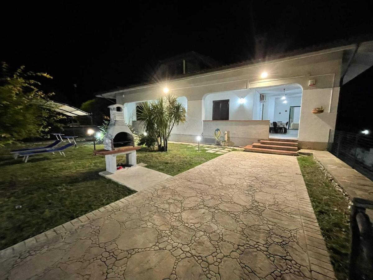 Villa Lidia & Attico Degli Artisti, Free Pets , Giardino Recintato E Attrezzato Minturno Εξωτερικό φωτογραφία